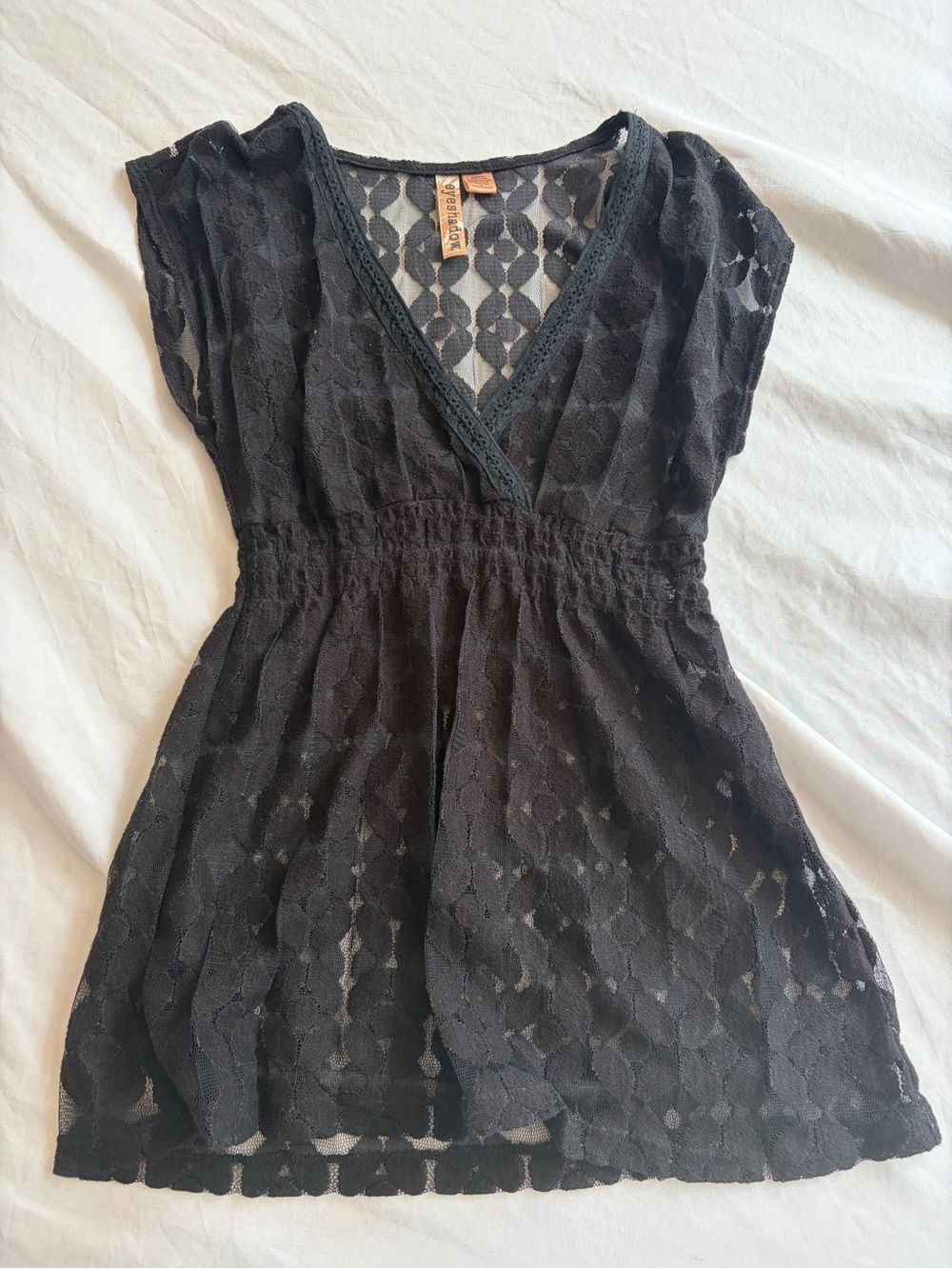 Eyeshadow Women’s Lace V-Neck Top Size M Feminine Blouse Shirt